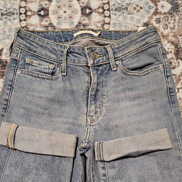 Levi's Light Blue Straight Leg Women's Jeans - Picture 3 of 9